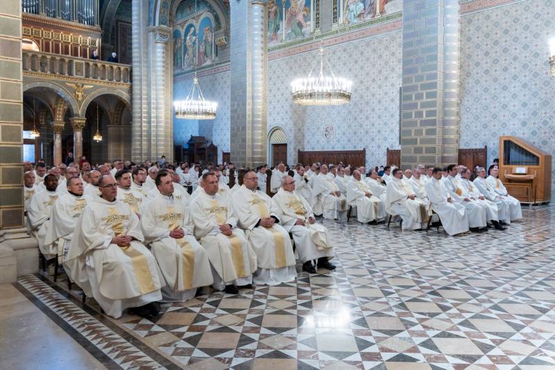 2024_03_28_olajszentelesi szentmise_59.jpg